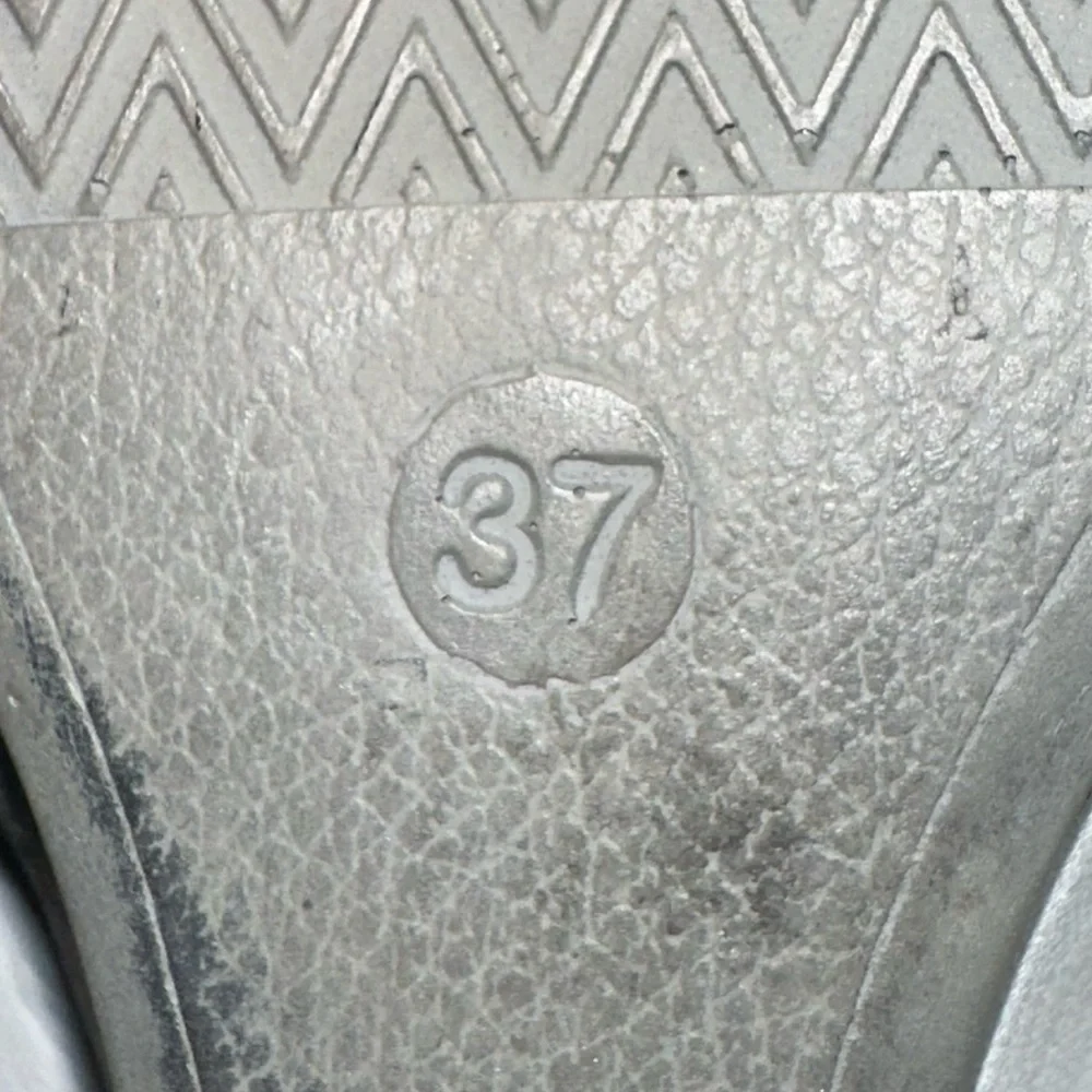 Bueno White Leather Wedge Sandals Size 37 | Metallic Detail | EUC - Picture 7 of 9